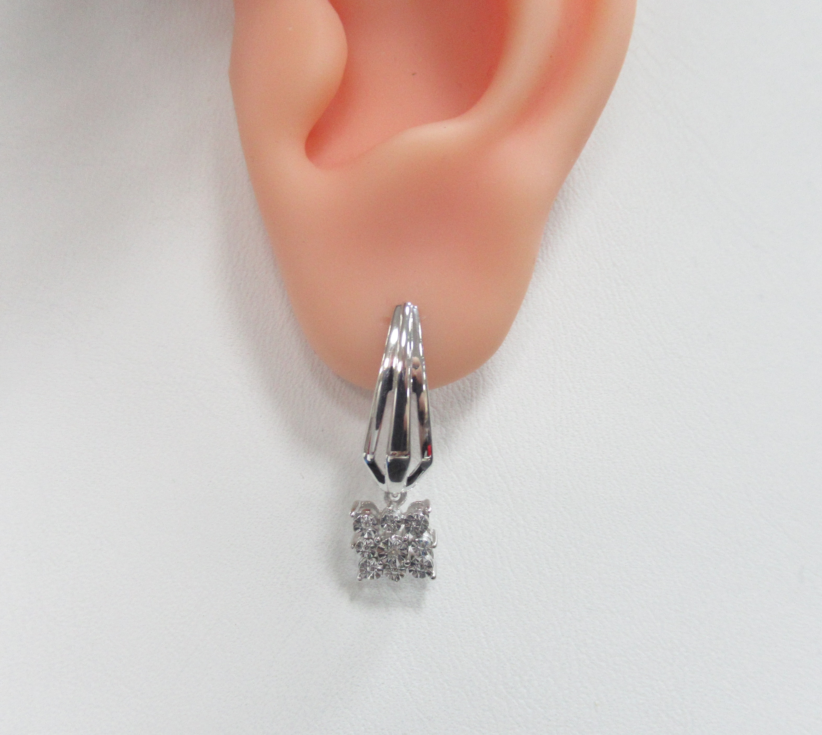 Серебряные серьги с бриллиантами